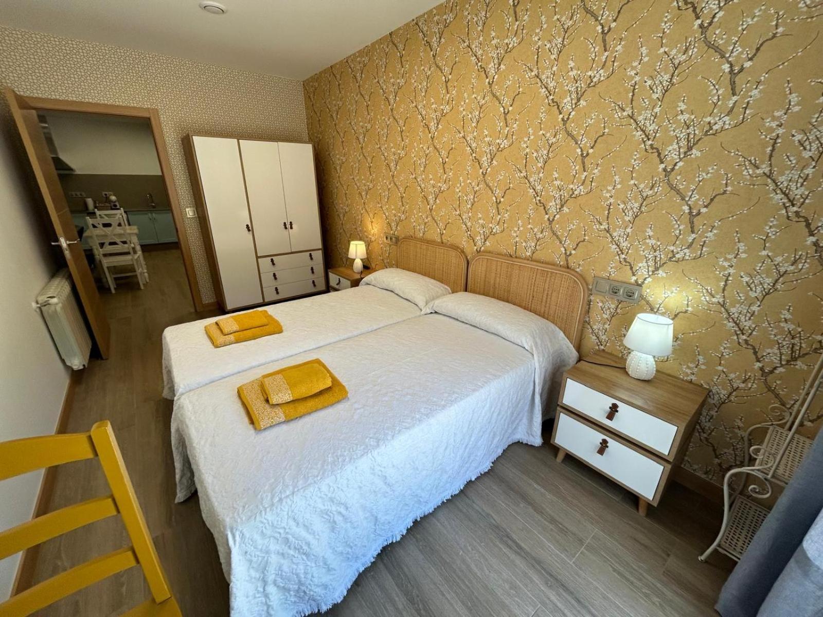 Apartamentos Torres Del Milladoiro Amés エクステリア 写真